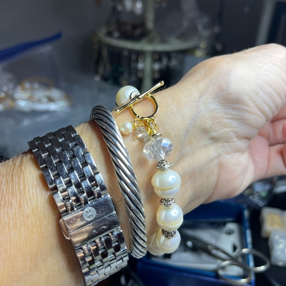 Baroque and Pearl Bracelet - Picture 4 of 4